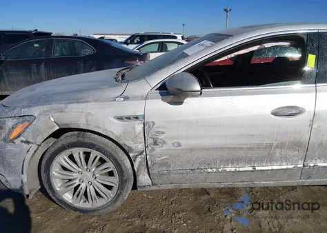 2018 Buick Lacrosse Essence z USA, uszkodzony, nr VIN 1G4ZP5SZ8JU135891